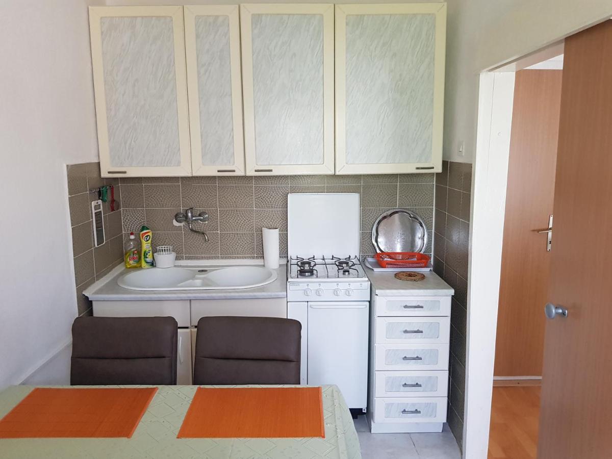 Apartments Nikol Lopar Exterior photo