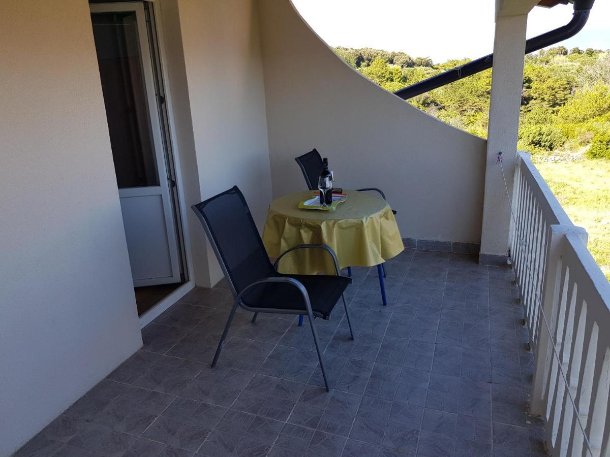 Apartments Nikol Lopar Exterior photo