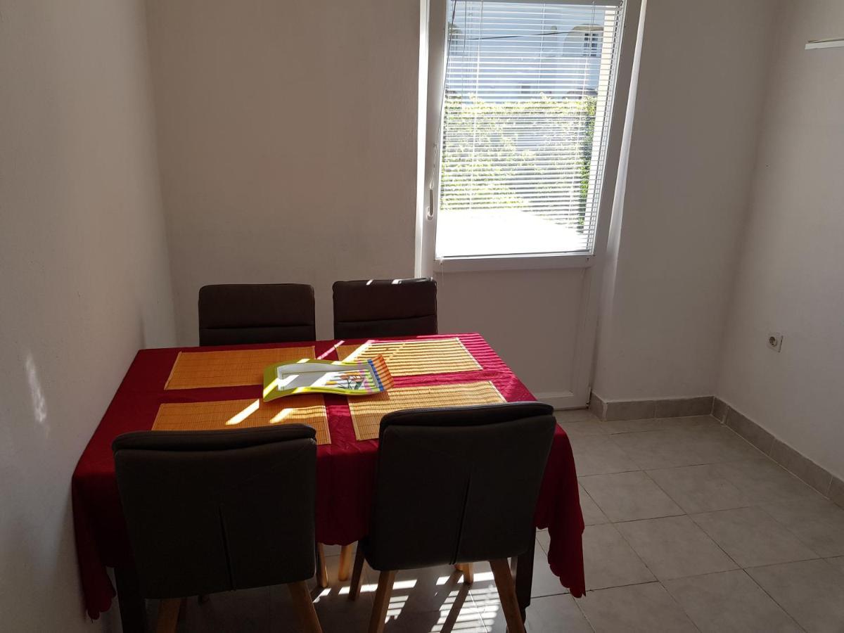 Apartments Nikol Lopar Exterior photo